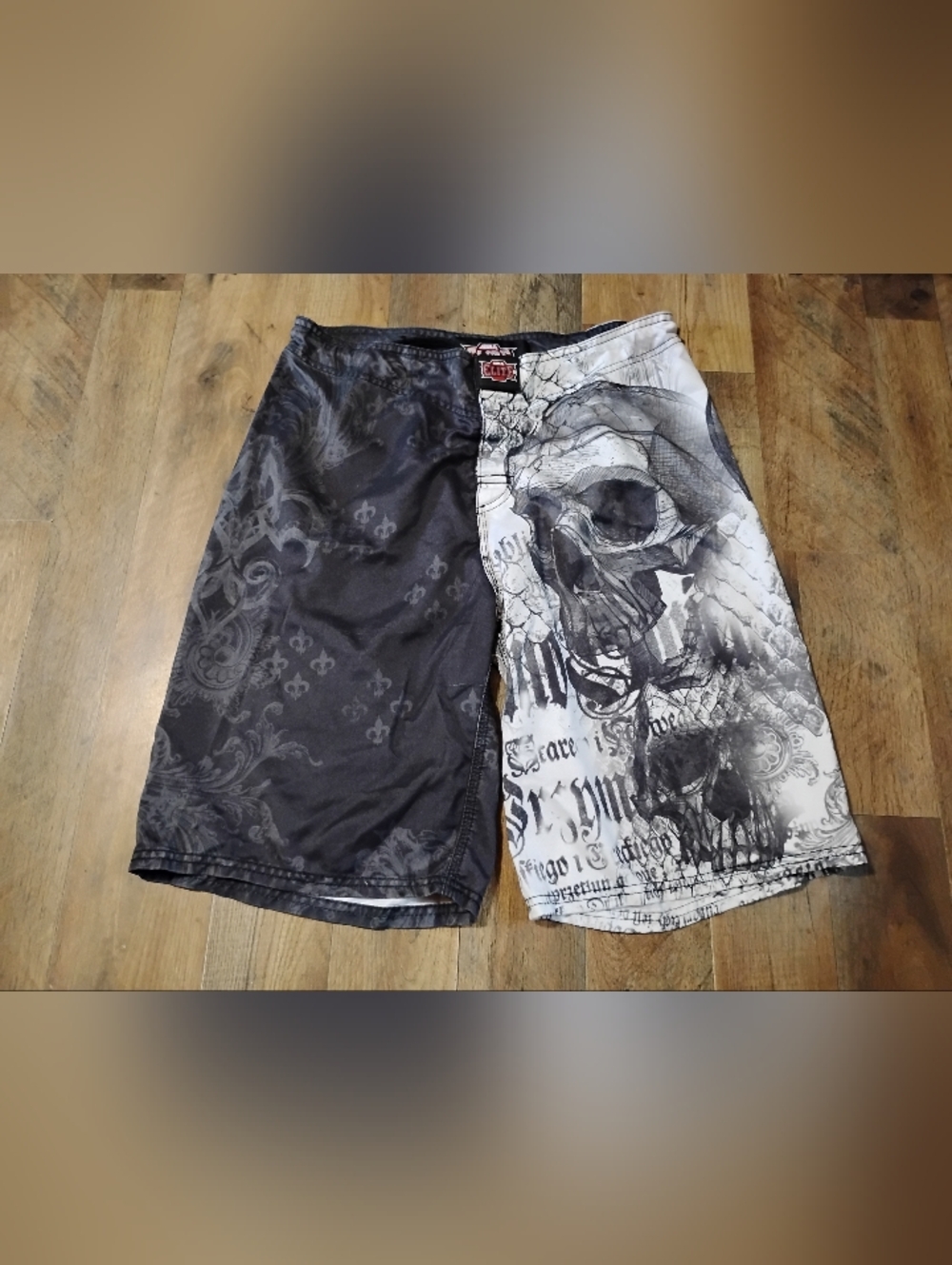 MMA Elite Skull Board Shorts Men's Size: M